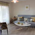 Сasa de vacaciones Yellow House Close To The
